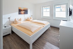 Whg Dnenrose Schlafzimmer mit Doppelbett